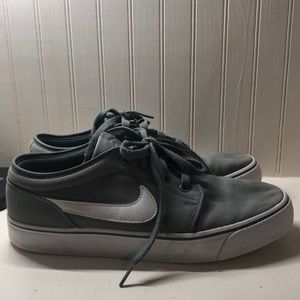 Nike grey canvas skateboarding shoes